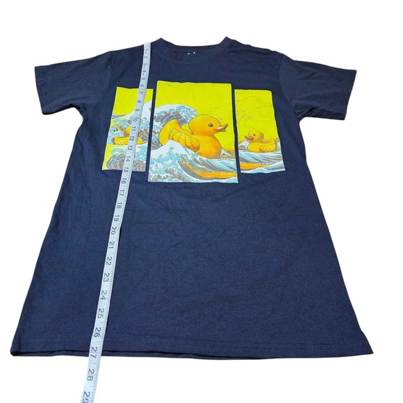 Brisco Rubber Duck Ocean Wave Panel Graphic T Shirt Navy Blue Men Size S NWT - Picture 8 of 8